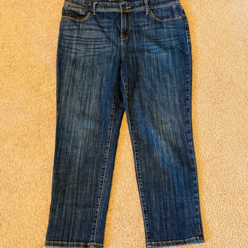 Chico’s girlfriend cropped jeans 2 (34”) xl
